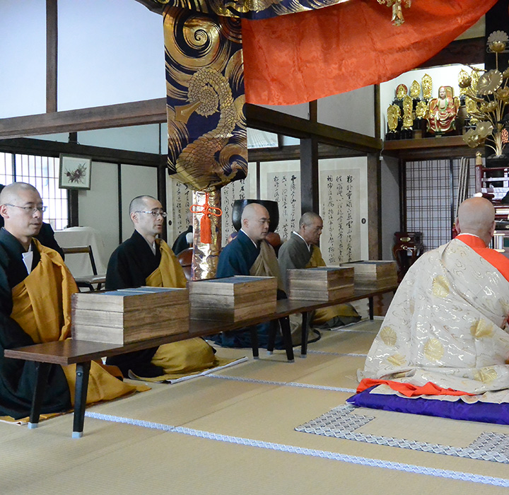 平成30年5月24日、米泉寺本堂において厳修された大般若・施餓鬼法要