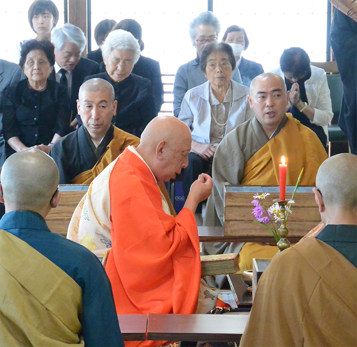 令和元年5月24日、米泉寺本堂において厳修された大般若・施餓鬼法要