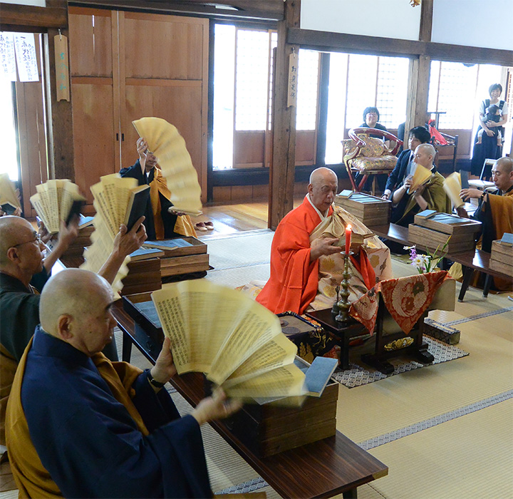 令和元年5月24日、米泉寺本堂において厳修された大般若・施餓鬼法要