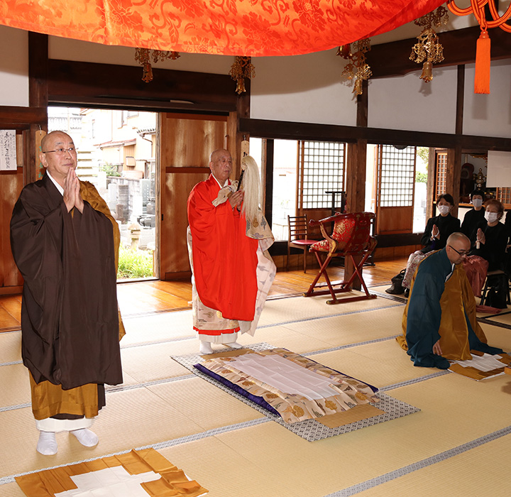 令和2年10月18日、米泉寺本堂において厳修された施餓鬼法要