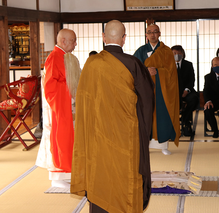 令和2年10月18日、米泉寺本堂において厳修された施餓鬼法要