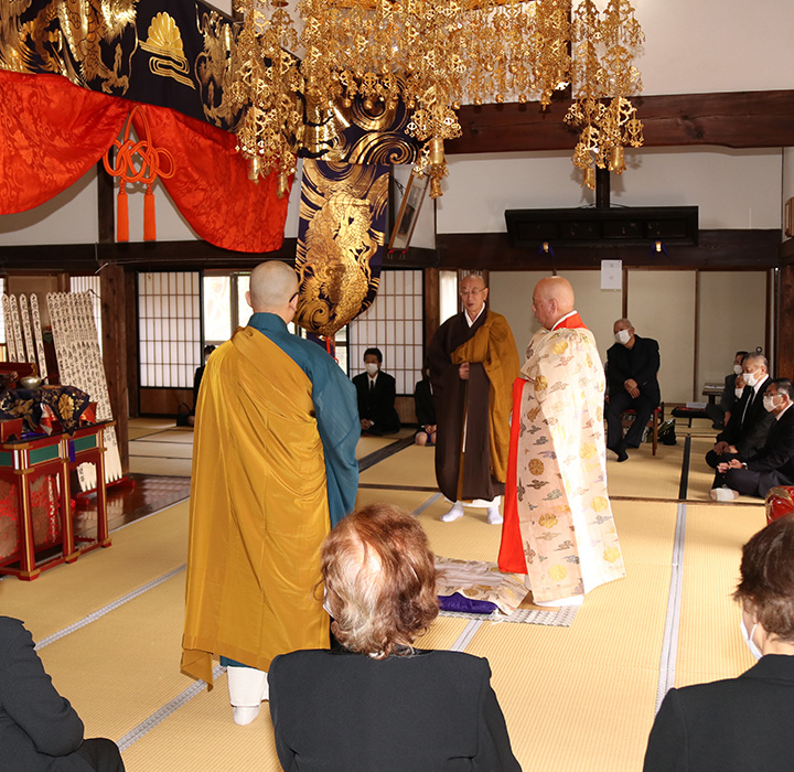 令和2年10月18日、米泉寺本堂において厳修された施餓鬼法要