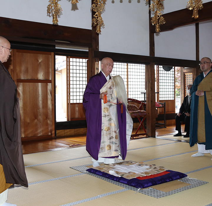 令和3年5月24日、米泉寺本堂において厳修された施餓鬼回向