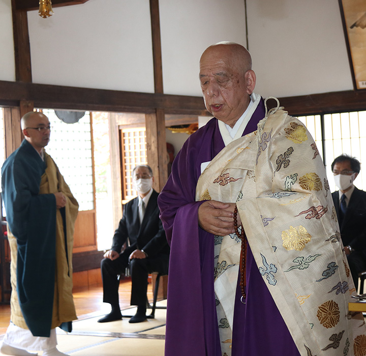 令和3年5月24日、米泉寺本堂において厳修された施餓鬼回向